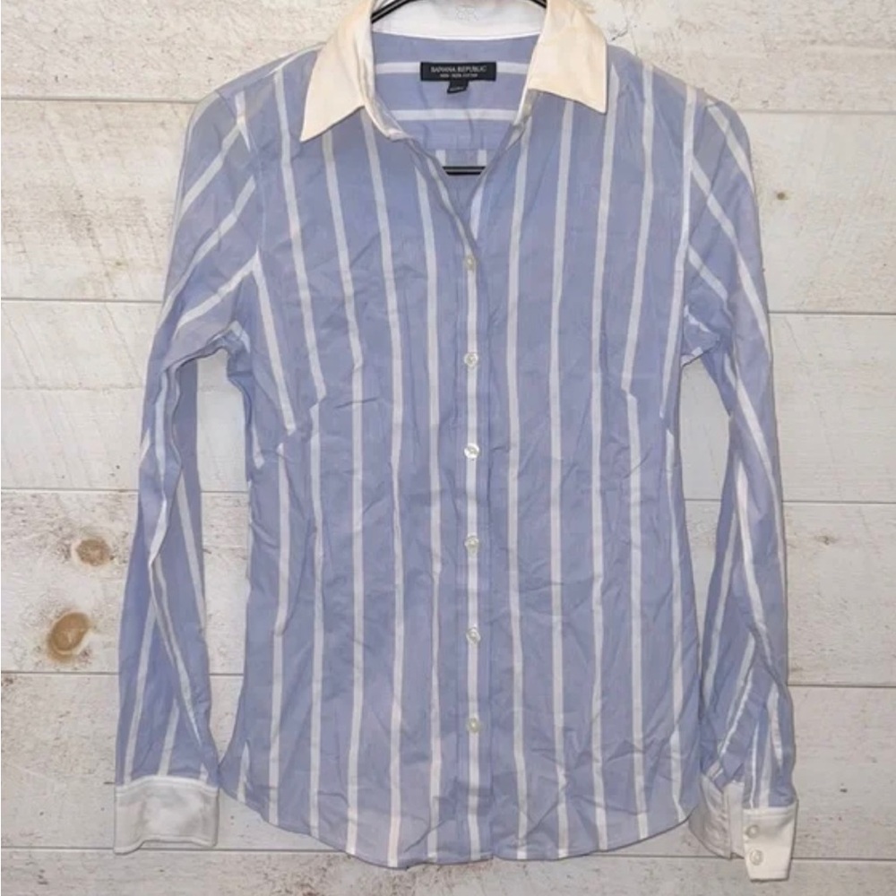 BANANA REPUBLIC Women’s Blue & White Striped Non-Iron Fitted Button Down Shirt